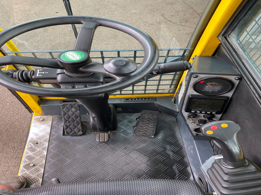 Combilift Sideloader