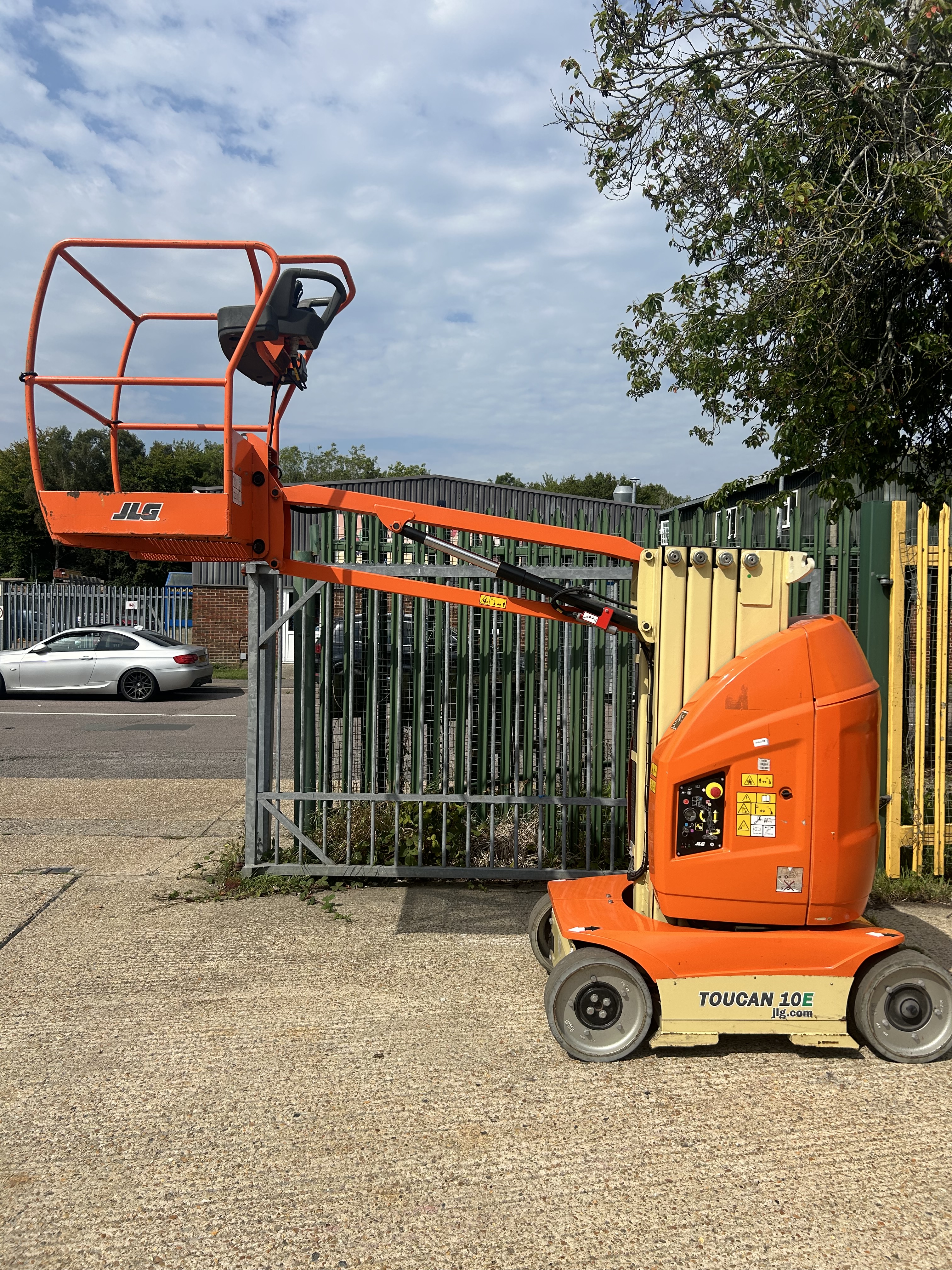 JLG Toucan T10E Mast Boom Lift