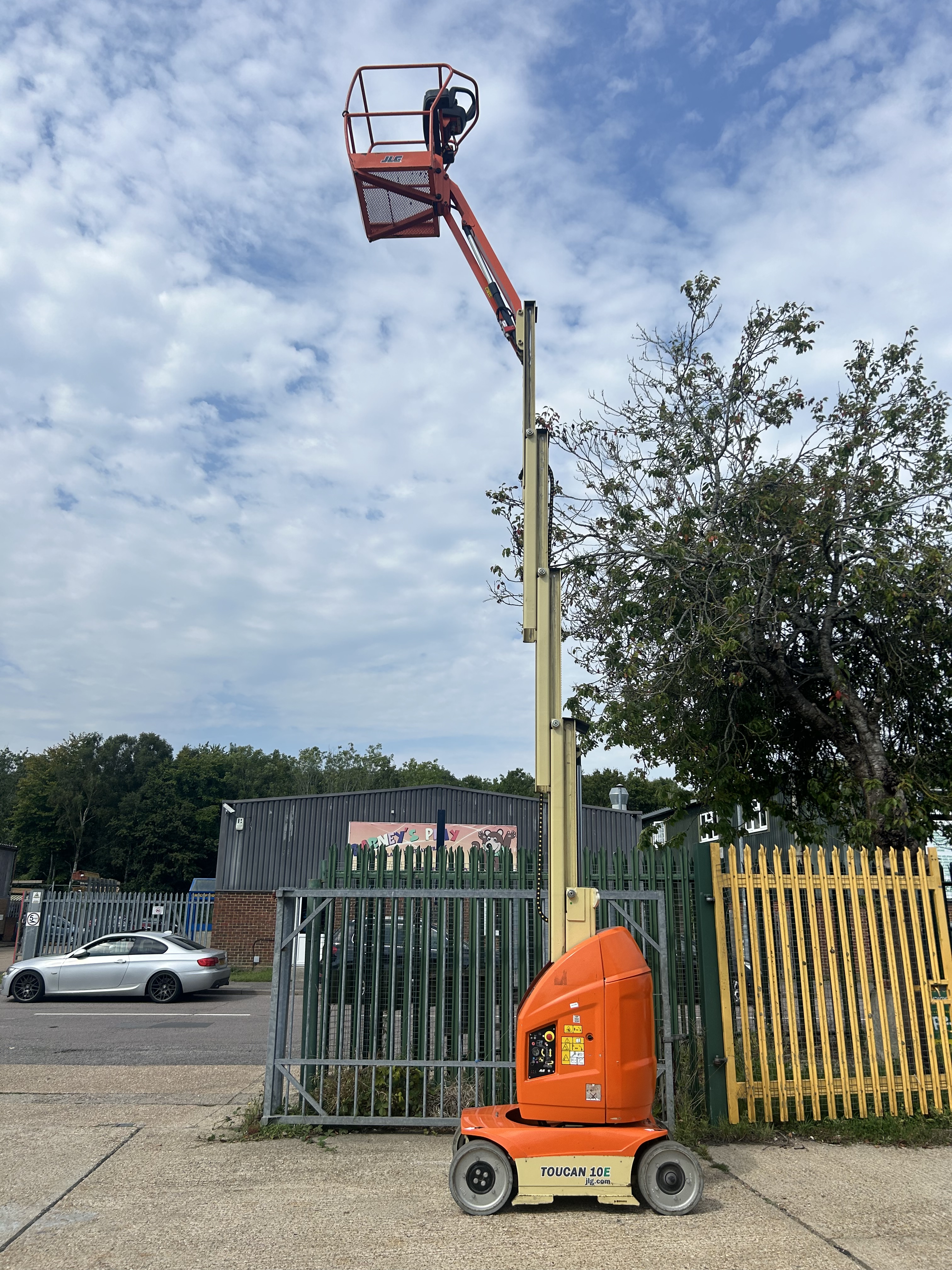 JLG Toucan T10E Mast Boom Lift